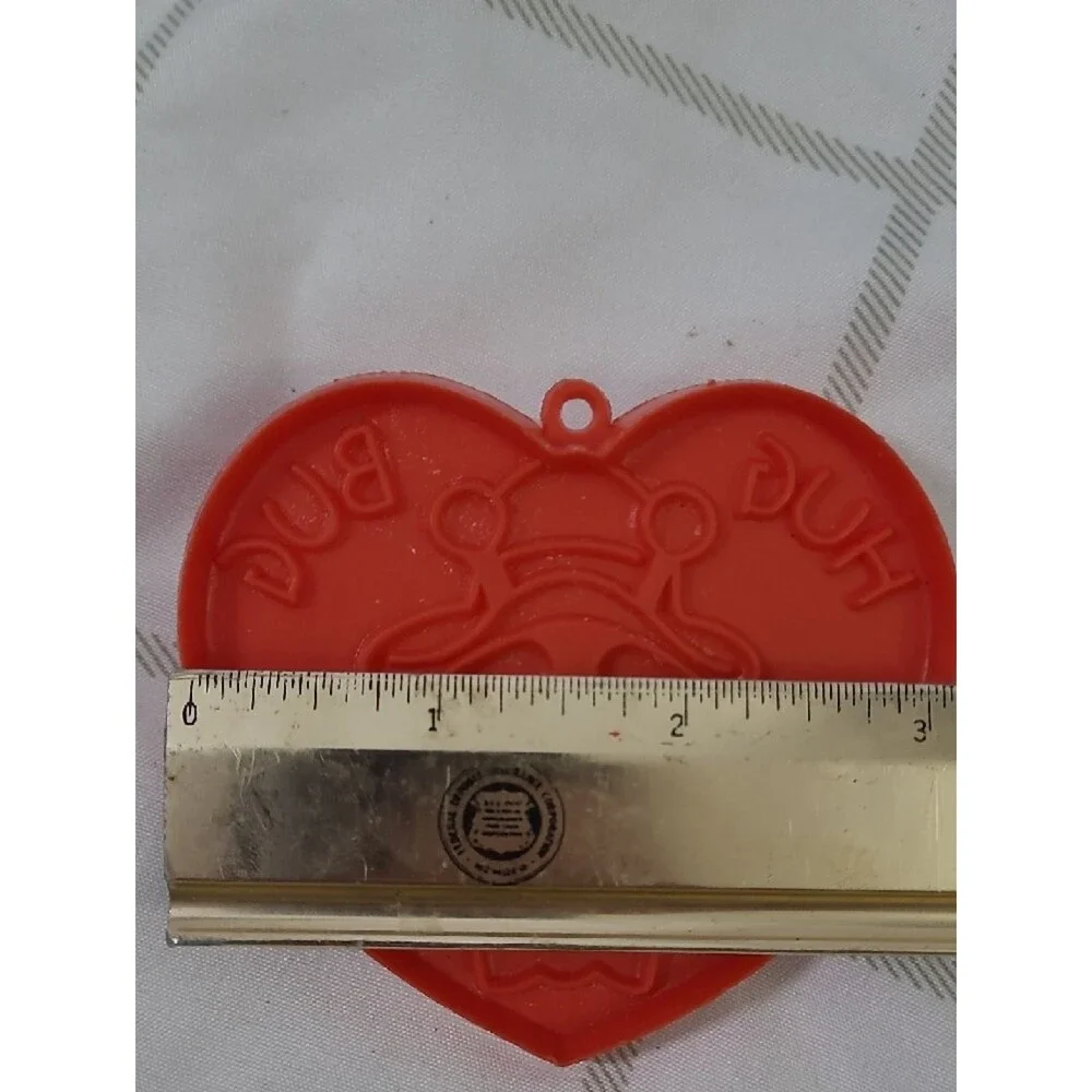 Vintage Hallmark Valentines Day Cookie Cutter Hug Bug Heart ♻️ 5/$10 ♻️